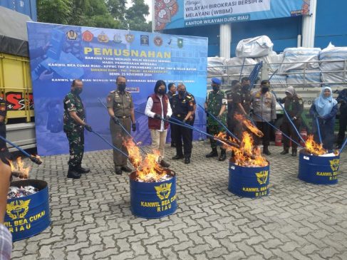 DJBC Riau Musnahkan Barang Ilegal Senilai Rp44 Miliar
