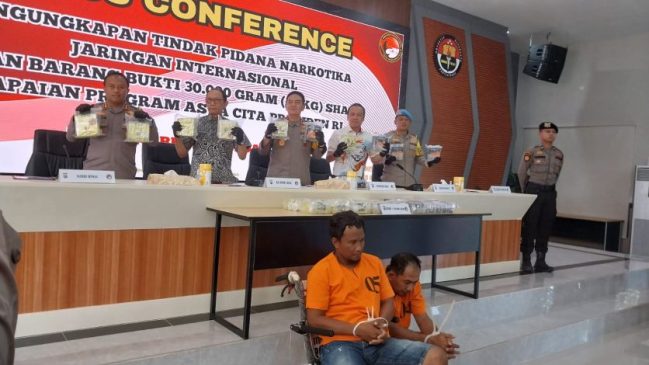 Polda Riau Amankan 30 Kg Sabu Asal Malaysia, Kurir Ditembak