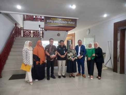 Tim Advokasi Suwai Datangi KPU Riau
