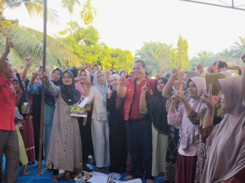 Warga Simpang Perak Keluhkan Soal Polusi ke Paslon Bupati Nomor Urut 1