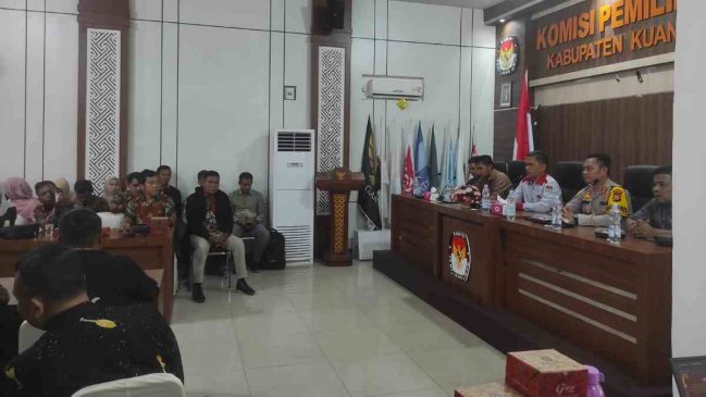 KPU Kuansing Gelar Bimtek Distribusi Logistik Pilkada 2024
