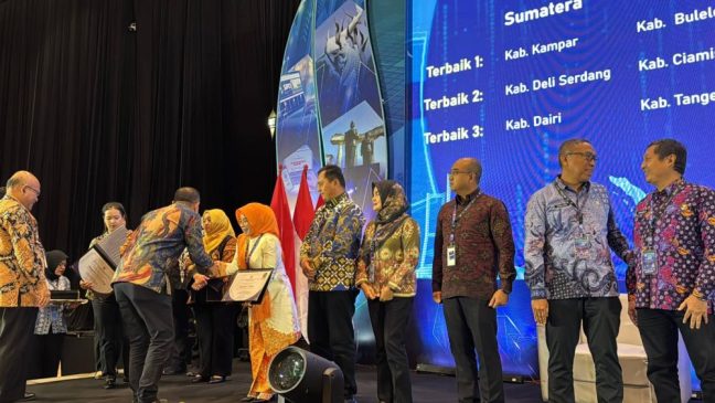 Kampar Raih Penghargaan TP2DD Terbaik I Wilayah Sumatera Tahun 2024