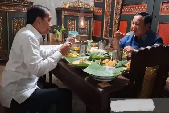 Prabowo Bertemu Jokowi di Angkringan Solo