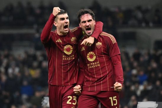 Kekalahan di ‘Ujung Tanduk’, Gol Mats Hummels Selamatkan AS Roma