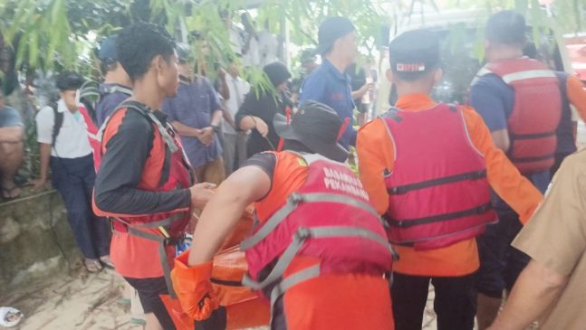 Tim SAR Temukan Remaja Tenggelam di Sungai Sail dengan Kondisi Meninggal Dunia