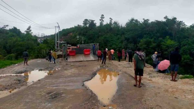 Fokus Perbaikan, Jalan Lintas Riau – Sumbar di Kampar Ditutup Total