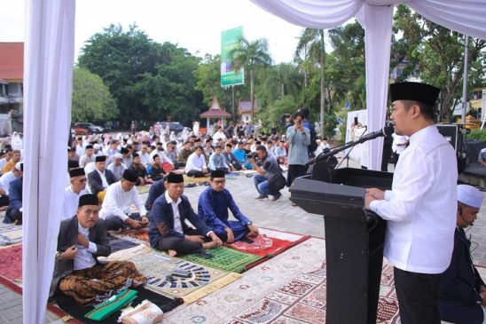 Pimpinan DPRD Ikut Sholat Idul Adha 2024 Bersama Pj Wako