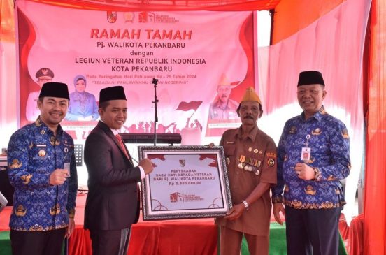 Ketua DPRD Pekanbaru Hadiri Upacara Hari Pahlawan ke-79