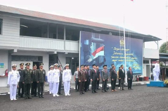 Plt Asisten Pemerintahan dan Kesra Kabupaten Tapteng Hadiri Upacara Hari Armada RI 2024
