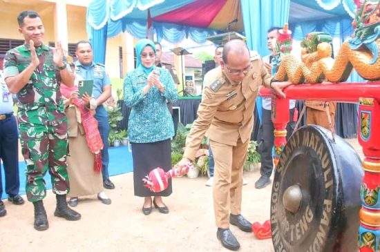 Pj Bupati Tapteng Lauching Gerakan Makanan Bergizi Sehat bagi Peserta Didik