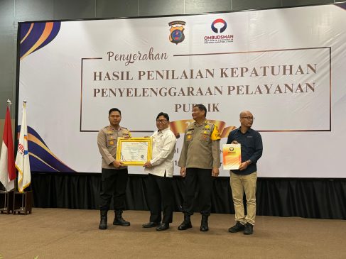 Kapolres Sibolga Terima Penghargaan dari Ombudsman RI