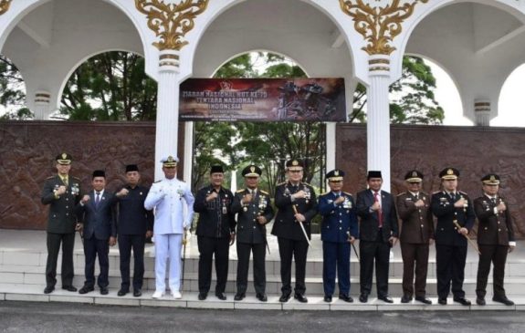 Ketua DPRD Pekanbaru Muhammad Isa Lahamid Hadiri Ziarah Nasional Sempena HUT ke-79 TNI
