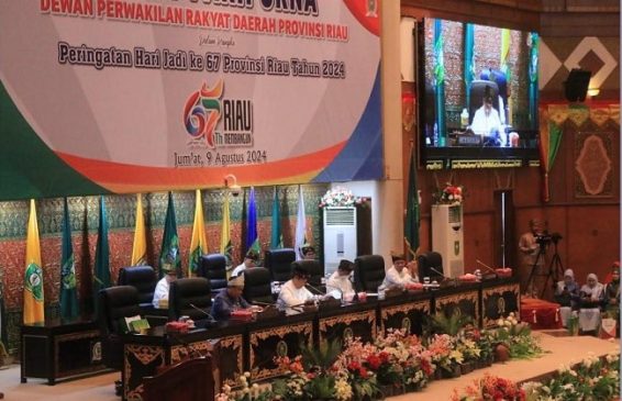 Wakil Ketua DPRD Pekanbaru Tengku Azwendi Hadiri Rapat Paripurna HUT ke-67 Riau