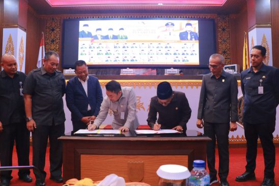 DPRD Bersama Pemko Pekanbaru Gelar Rapat Paripurna Penandatangan MoU Terkait KUA dan PPAS
