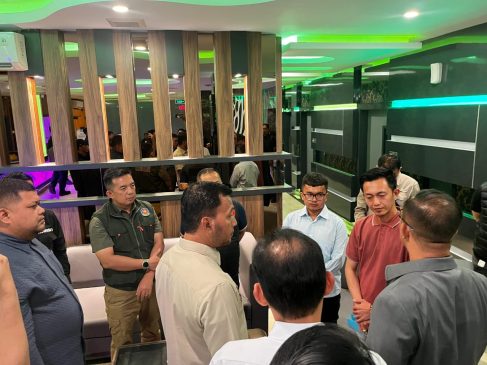 Razia Hiburan Malam, Satpol PP Pekanbaru Dapati Pengelola Langgar Izin Operasional Hingga Jual Minol