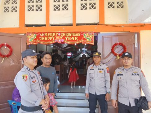 Polres Tapteng Amankan Gereja Saat Ibadah Natal 2024