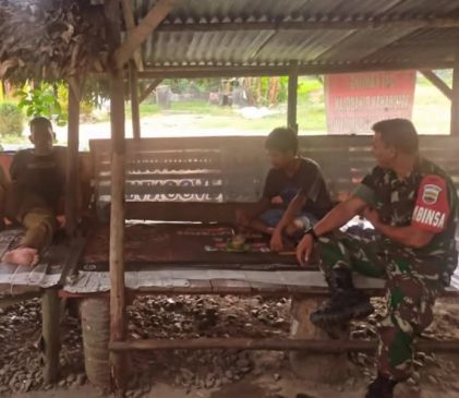 Jaga Hubungan Baik, Babinsa Koramil 01/ Barus Gelar Komsos dengan Warga Binaan