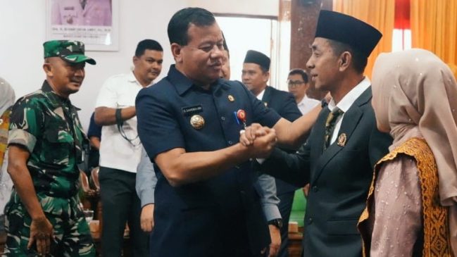Gantikan Sutoyo, Endri Yupet Dilantik sebagai Anggota DPRD Kuansing