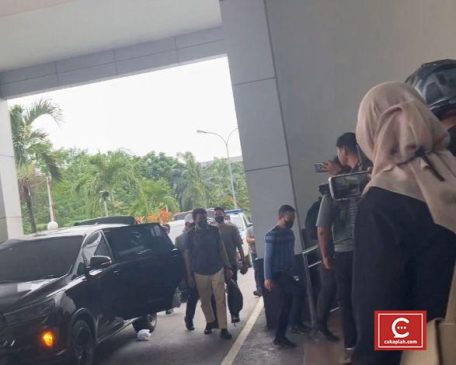 Usai Jalani Pemeriksaan, Pj Walikota Pekanbaru Dibawa KPK ke Jakarta