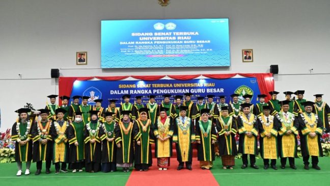 Penghujung Tahun 2024, UNRI Kembali Kukuhkan Empat Guru Besar