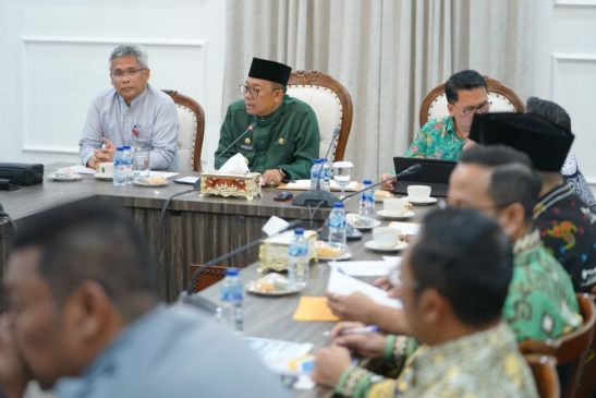 Pj Gubri Pimpin Rapat Usulan PSN Pembangunan Jembatan Pulau Bengkalis – Bukit Batu