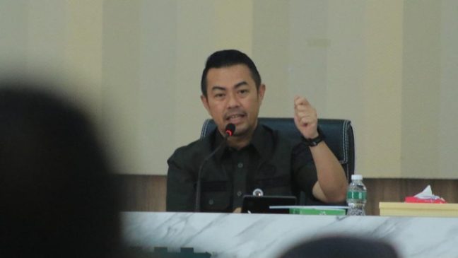 Pj Walikota Pekanbaru Risnandar Mahiwa Terjaring OTT KPK, Empat Pejabat Pemko Diduga Terseret