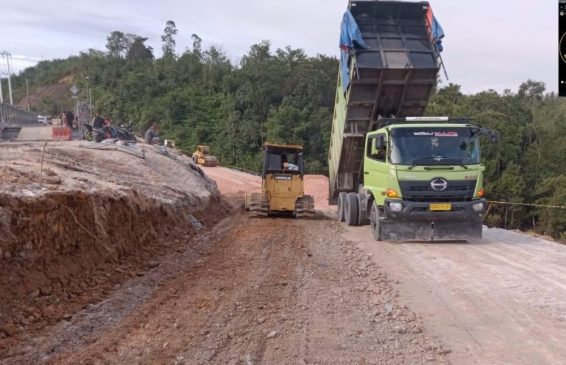 Progres Perbaikan Jalan Longsor di Lintas Riau-Sumbar Capai 70 Persen