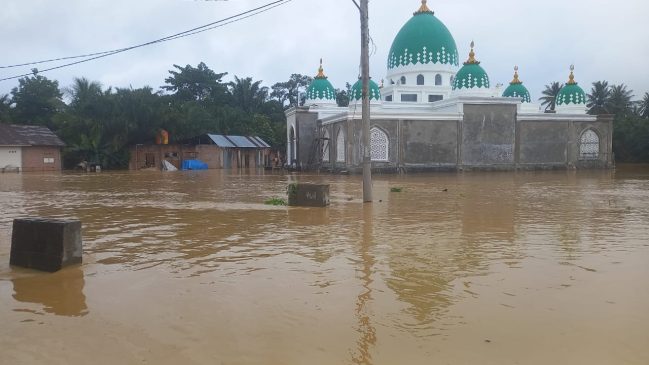 Ratusan Rumah Terendam Banjir di Kampar