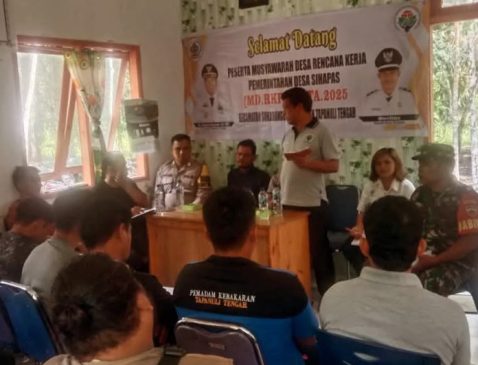 Bhabinsa Koramil 04 Hadiri Rapat Musdes
