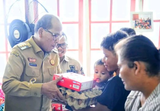 Untuk Menekan Stunting, Pj. Bupati Tapteng Berikan Makanan Tambahan Bergizi
