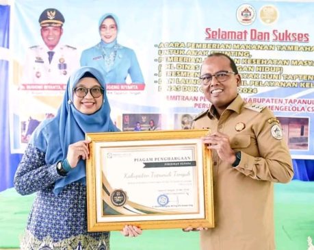 Cover 97,43% Peserta BPJS, Pemkab Tapteng Terima Penghargaan UHC