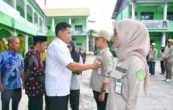 Plt Setdakab Tapteng Lepas 207 Mahasiswa STIE Al Washliyah Ikuti KKN
