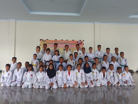 Karateka INKADO Sibolga dan Tapteng Gelar Ujian Kenaikan Tingkat Sabuk (Kyu) dan Gashuku