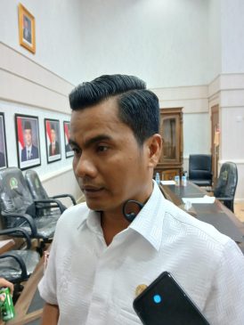 Warga Desa Pangkalan Baru Siak Hulu Gelar Aksi Demo di DPRD Riau