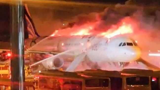 Pesawat Terbakar di Bandara Busan Korsel