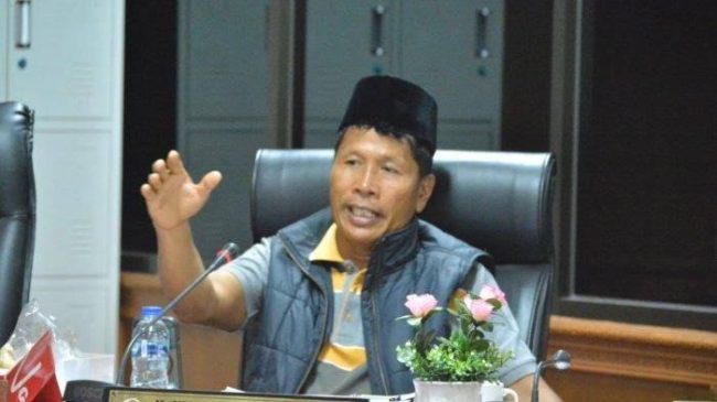 Pasca Pencopotan Jabatan Sekretaris Golkar Riau, Eet Masih Bungkam