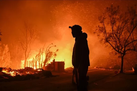 Api Sulit Dikendalikan, Kebakaran di Los Angeles Meluas ke Hollywood
