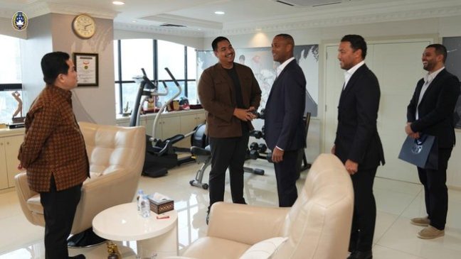 Menpora Jumpa Kluivert