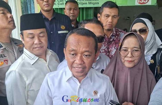 Menteri ESDM Tinjau Pangkalan LPG 3 Kg di Jalan Tengku Bey Pekanbaru, Pastikan Harga Sesuai HET