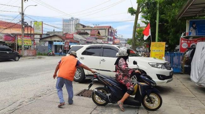 Wako Pekanbaru Perhatikan Tarif Parkir Baru