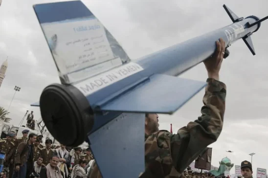 Houthi Siaga Tempur