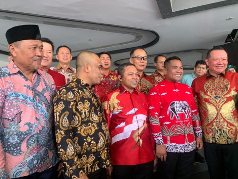 Ketua DPRD Riau Kaderismanto Bersama Gubri Terpilih Hadiri Perayaan Imlek 2025
