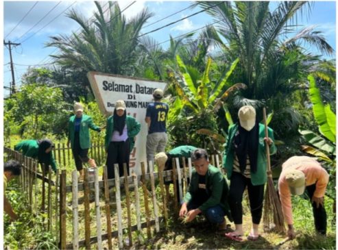 Kelompok KKN XI STIE AL-Washliyah Gelar Gotong Royong