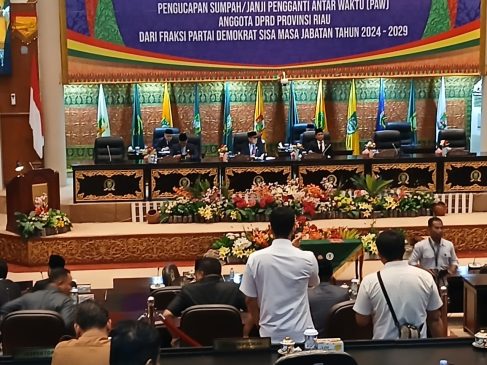 Magdalisni Dilantik sebagai Anggota DPRD Riau