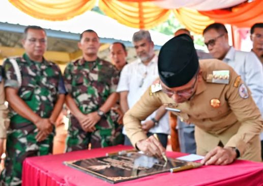 Pj Bupati Tapteng Resmikan Jembatan Merdeka dan Berbagai Pembangunan Lainnya
