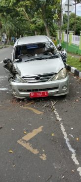 Kabid Kepegawaian BKPSDM Tanah Datar Alami Kecelakaan, Mobil Avanza Rusak Parah