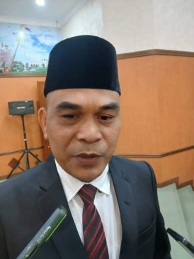Defisit Anggaran, DPRD Riau Tetap Laksanakan Reses