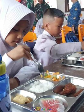 Makan Bergizi Gratis di Kuansing Dimulai, Tahap Awal Sasar Dua Sekolah