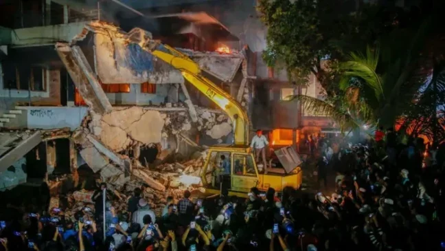 Demonstran Bakar Rumah Pendiri Negara Bangladesh