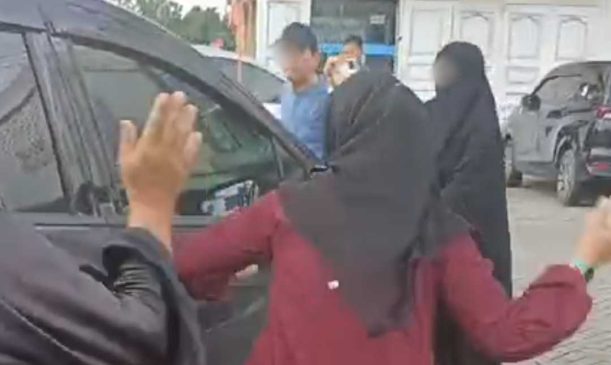 Labrak Suami Diduga Selingkuh, Wanita Ini Malah Ditabrak